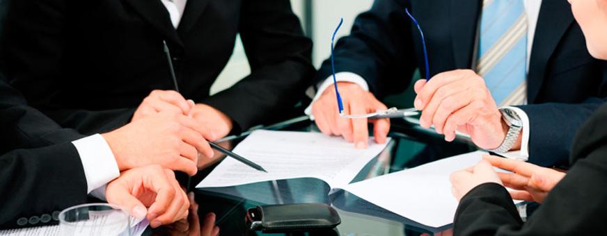 Advogado atua em causas de Direito Empresarial e Societário para pequeno empresário e toda a área empresarial